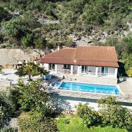 Fantasia Villa Katávolos